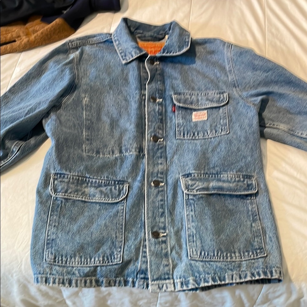 Levi's Blue Lightweight Shirt Jacket with Classic Denim Style